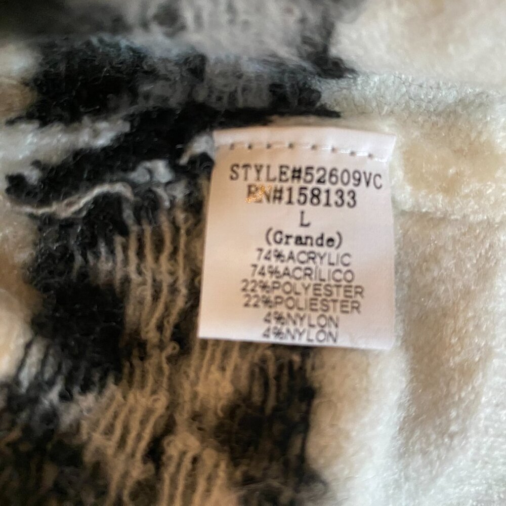 Stacatto Tan, White and Black Zigzag Sweater, Crew Neck Size Medium - Picture 7 of 8
